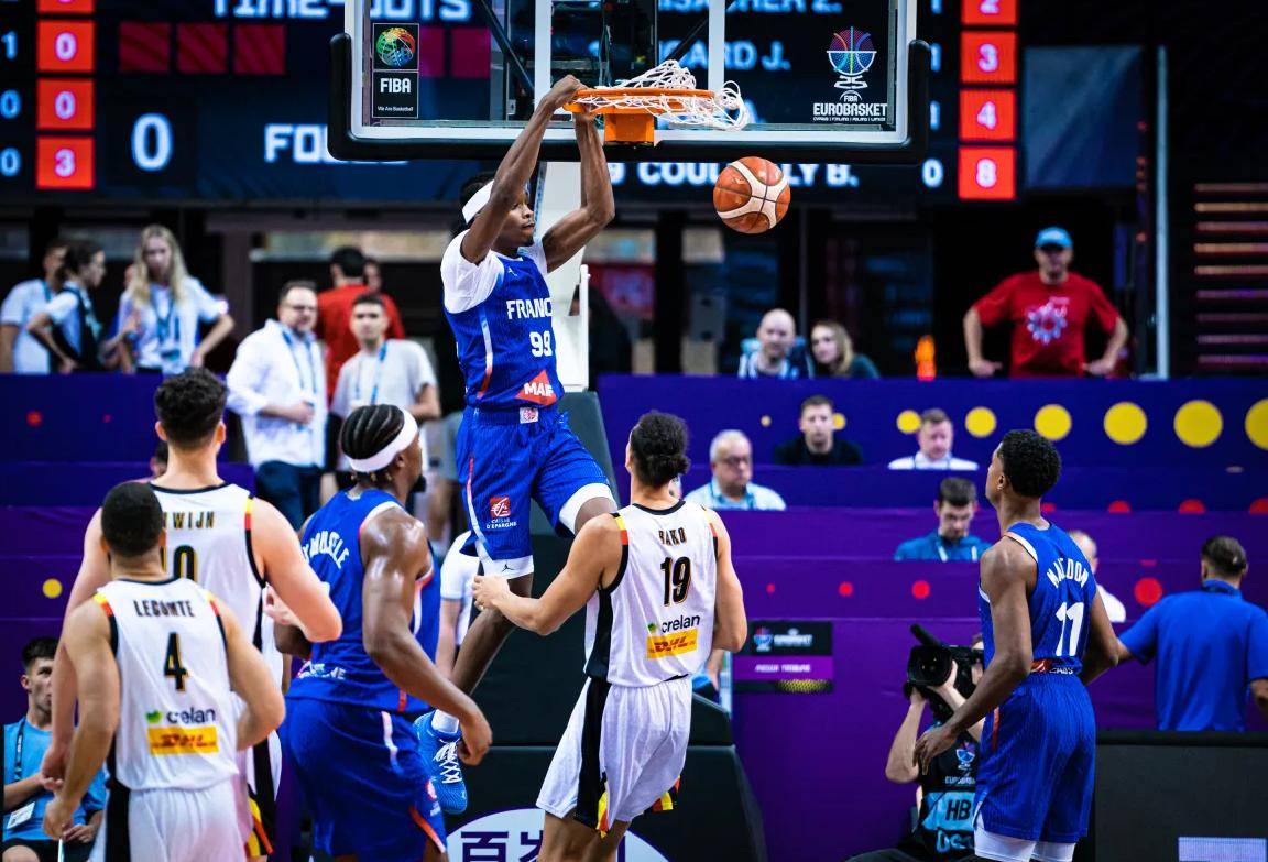 开云登录入口-包含里尔迎CBA常规赛关键赛,赛后篮板制胜,悬念犹存,团队化学反应显著的词条