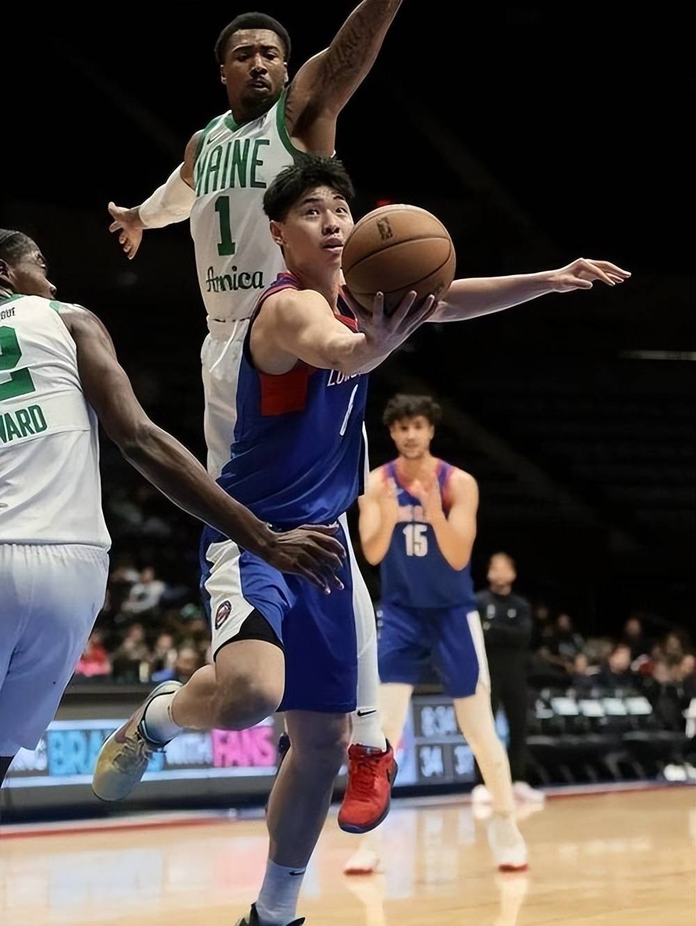 开云登录入口-包含今晨印第安纳步行者回应争议——CBA常规赛节点到来，气氛紧张，资深球员宣示担当的词条